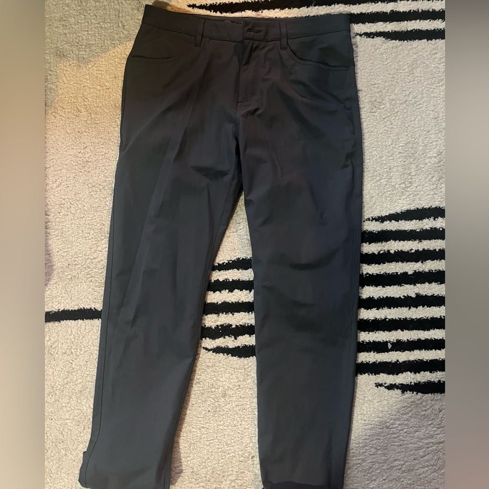 Vuori Meta pants charcoal